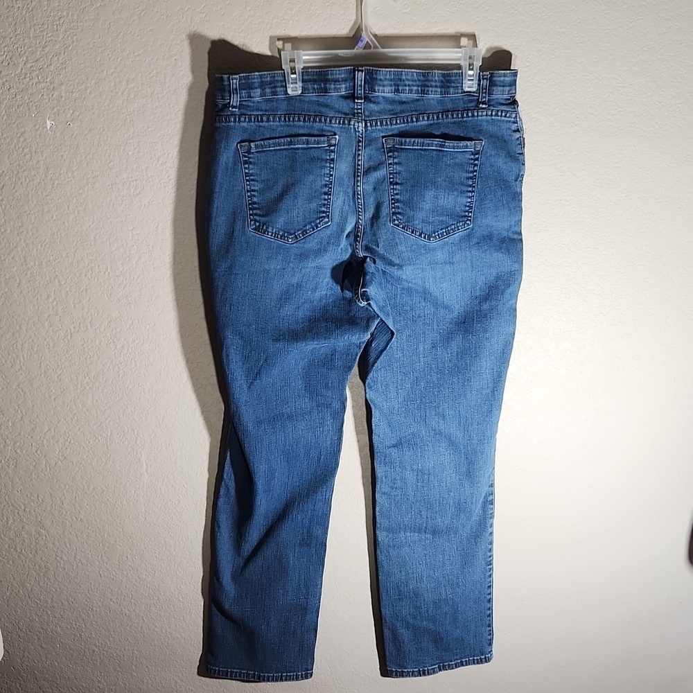 Lee womens jeans sinful medium see meauments due to some stretching in waist